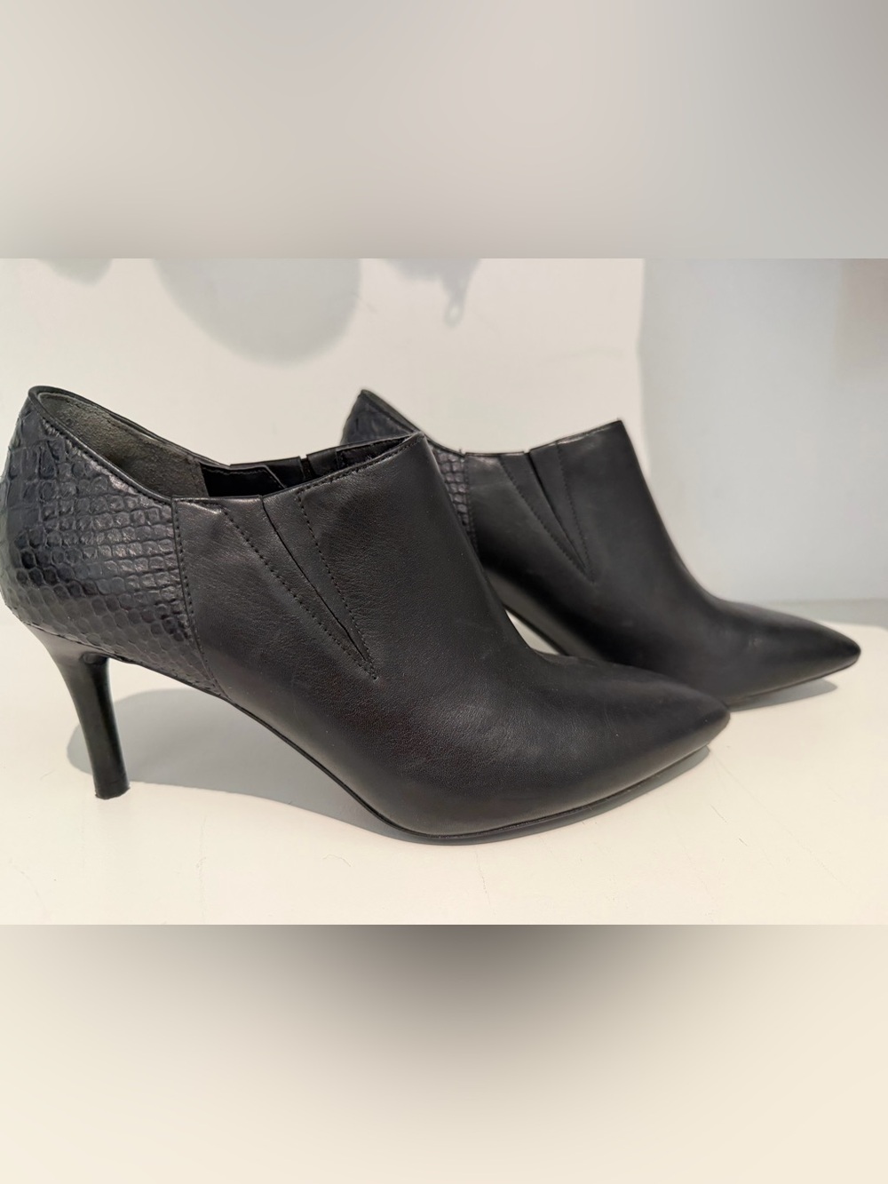 Crockpot Black Leather Women’s Ankle Booties